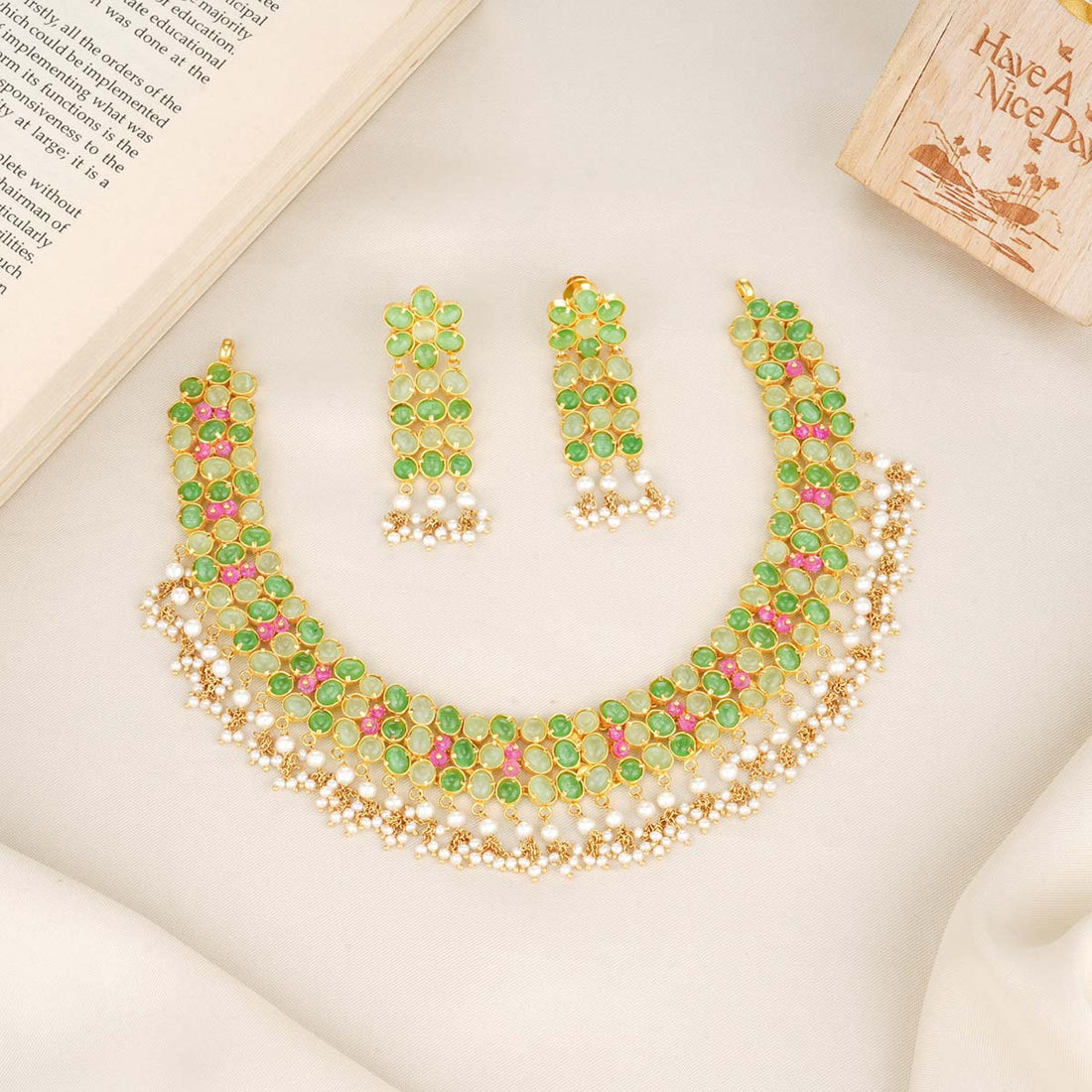 Trendy Short Necklace Set