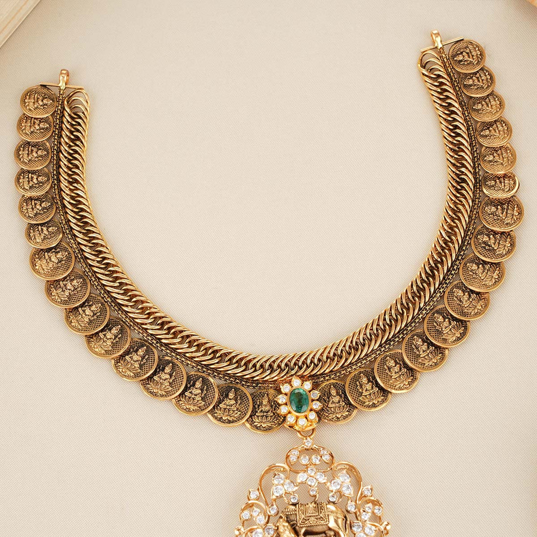 Stunning Short Necklace