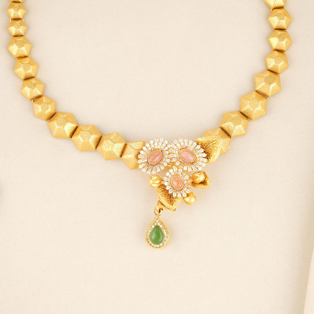 Joint Floral Short Necklace Set