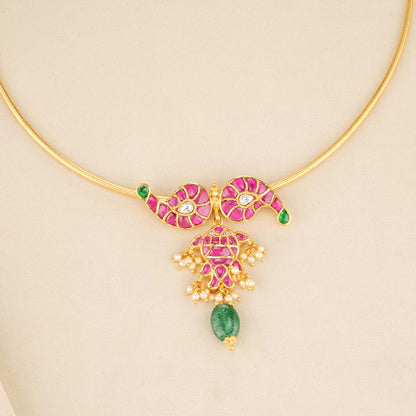 Stunning Hasli Necklace Set