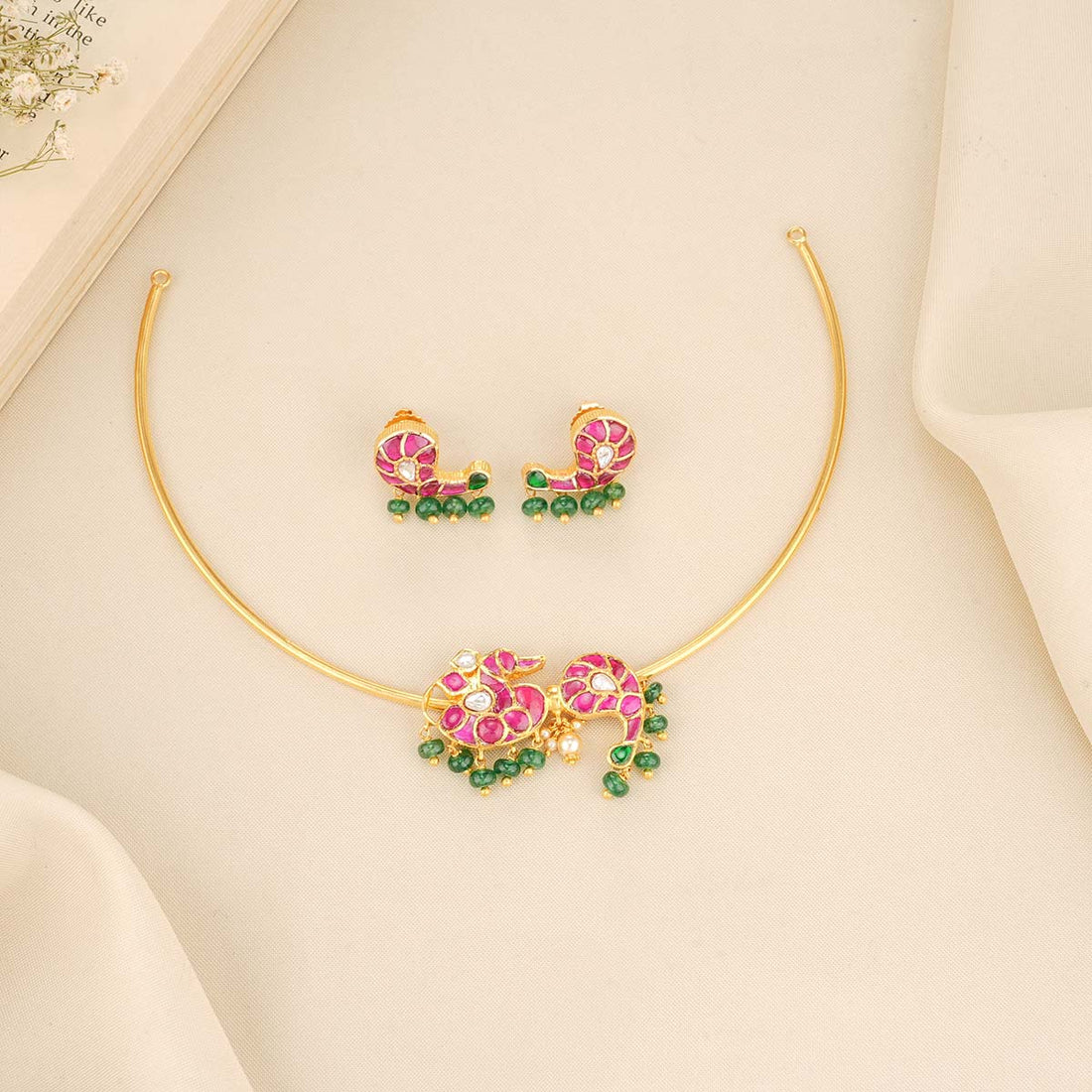 Nadhina Hasli Short Necklace Set
