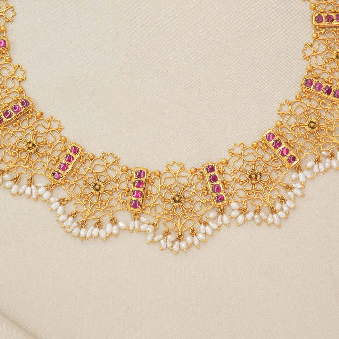 Trendy Antique Short Necklace Set