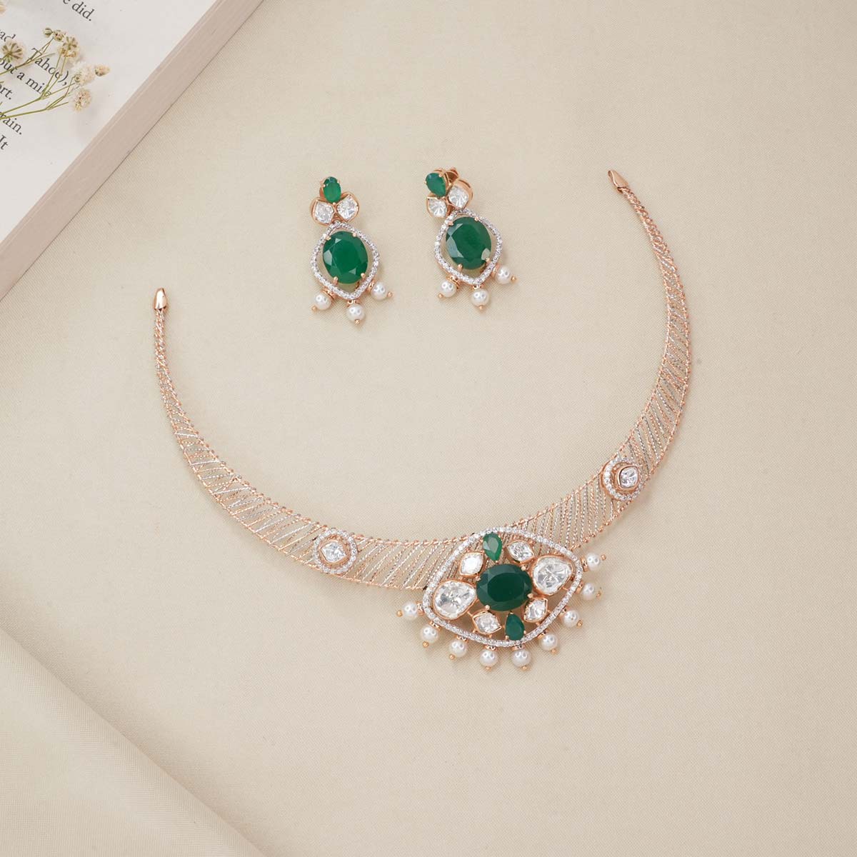 Sara Short Necklace Set