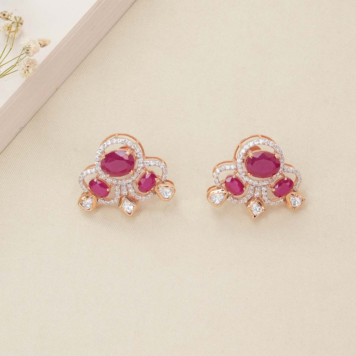 Unique Floral Short Necklace Set