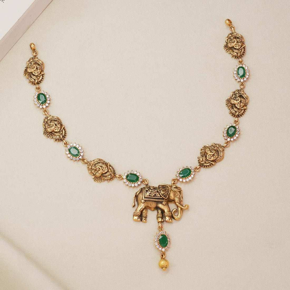 Artistic Short Necklace