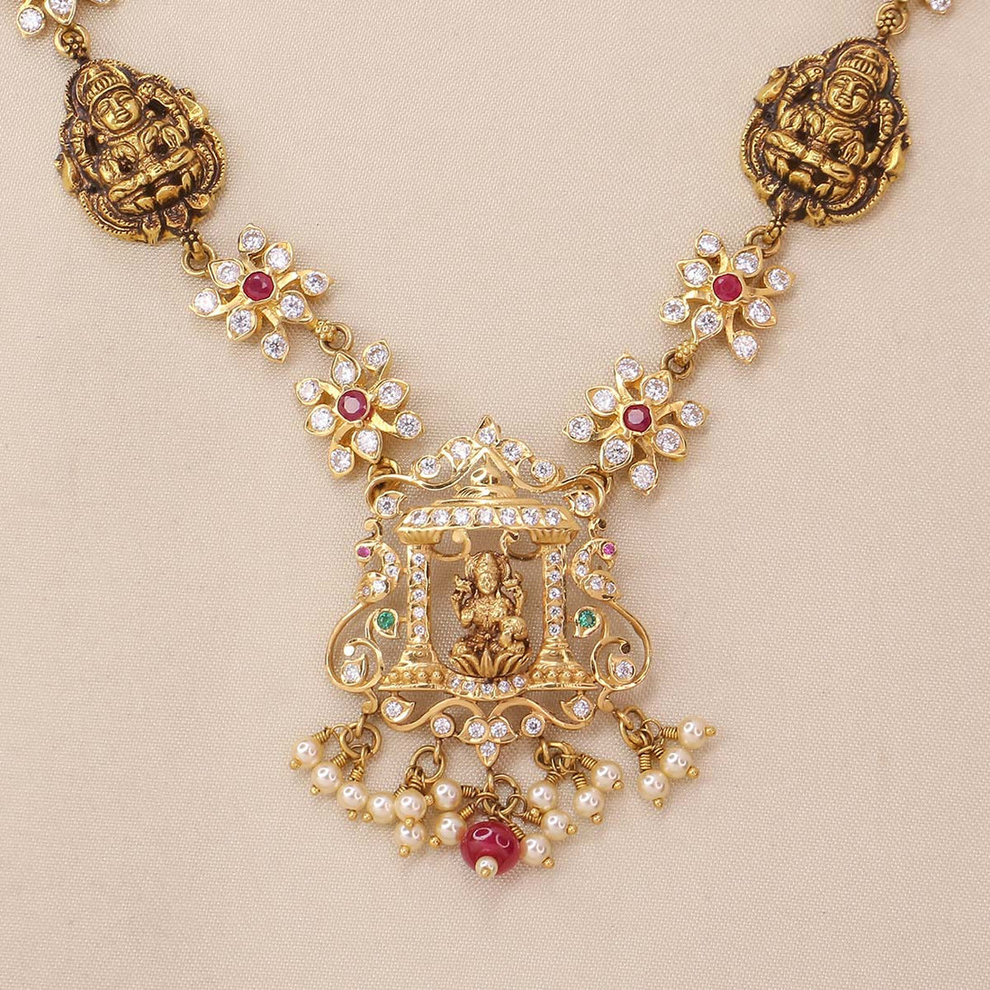 Dazzling Short Necklace