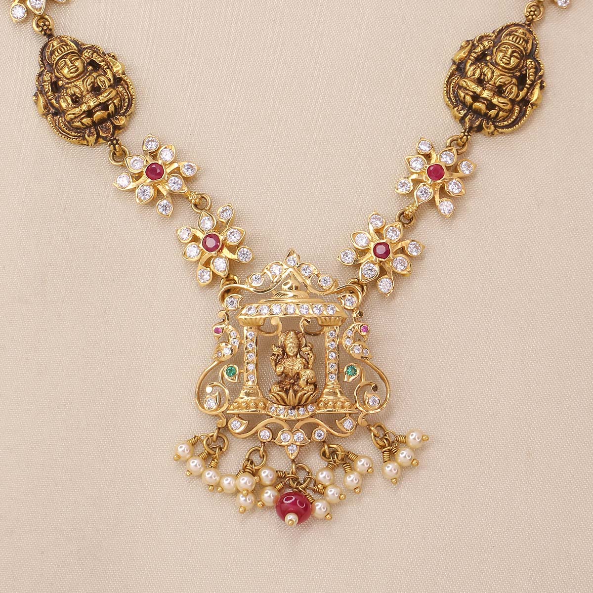 Dazzling Short Necklace