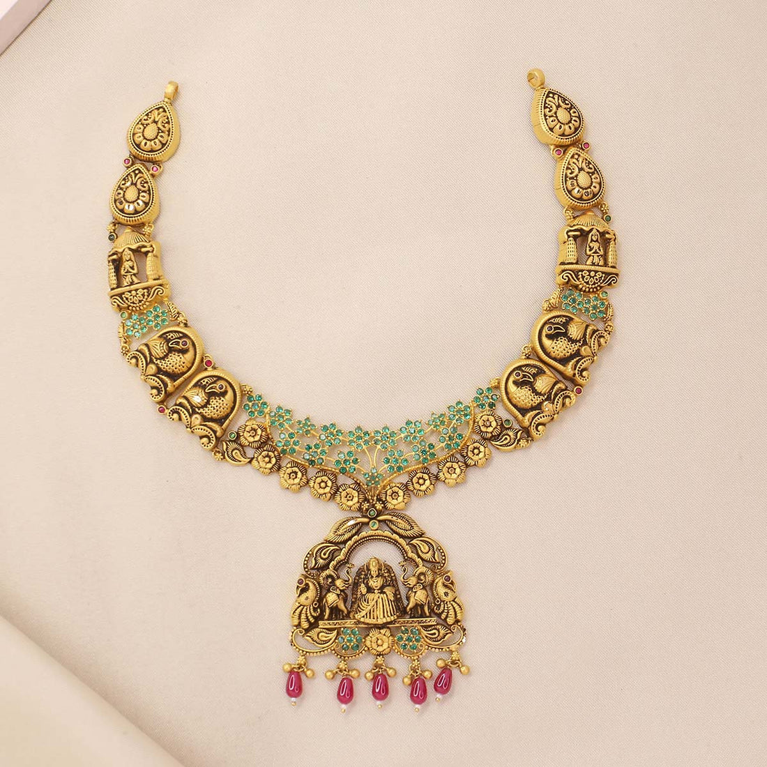 Gleaming Short Necklace
