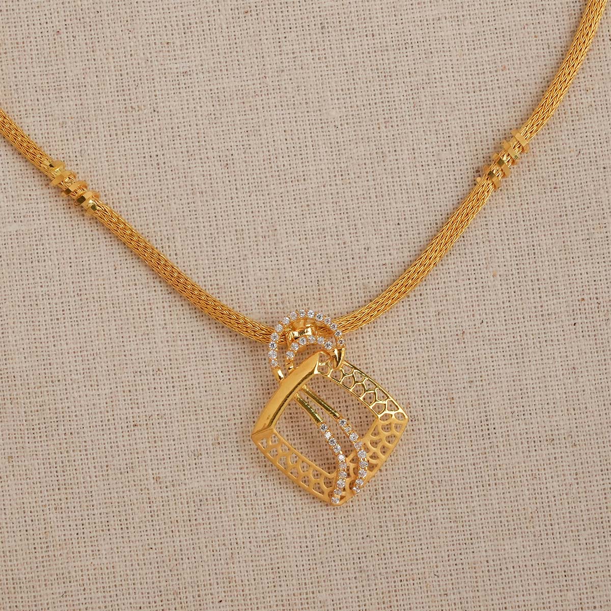 Rishvikha Short Necklace Set