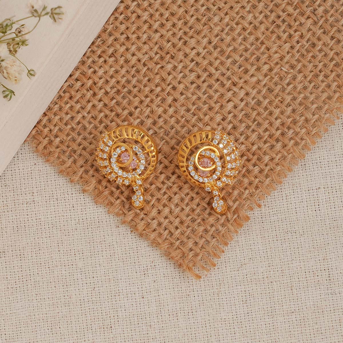 Shervikha Short Necklace Set