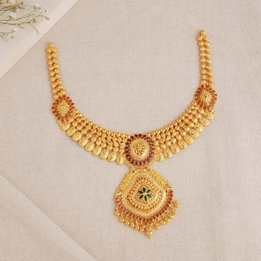 Aswaki Short Necklace