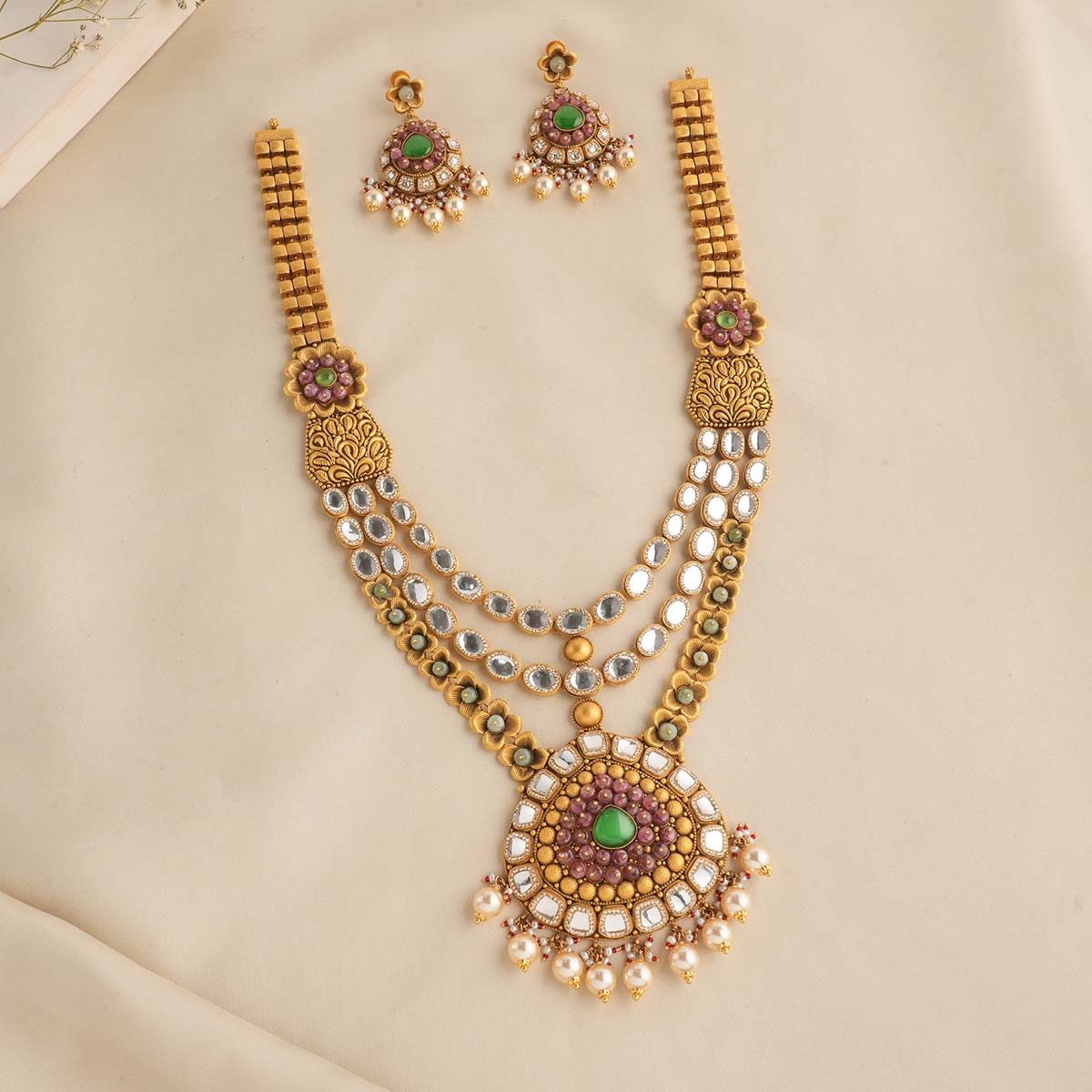 Grand Look Kundan Long Necklace Set