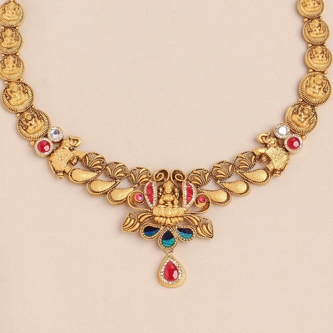 Gorgeous Look Antique Nagas Short Necklace