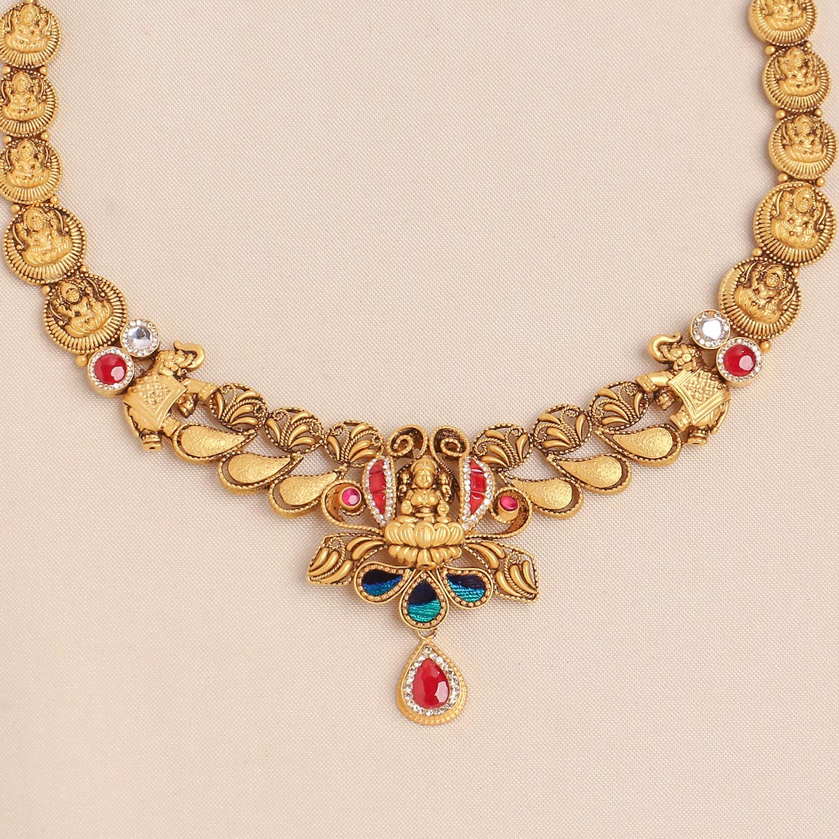 Gorgeous Look Antique Nagas Short Necklace