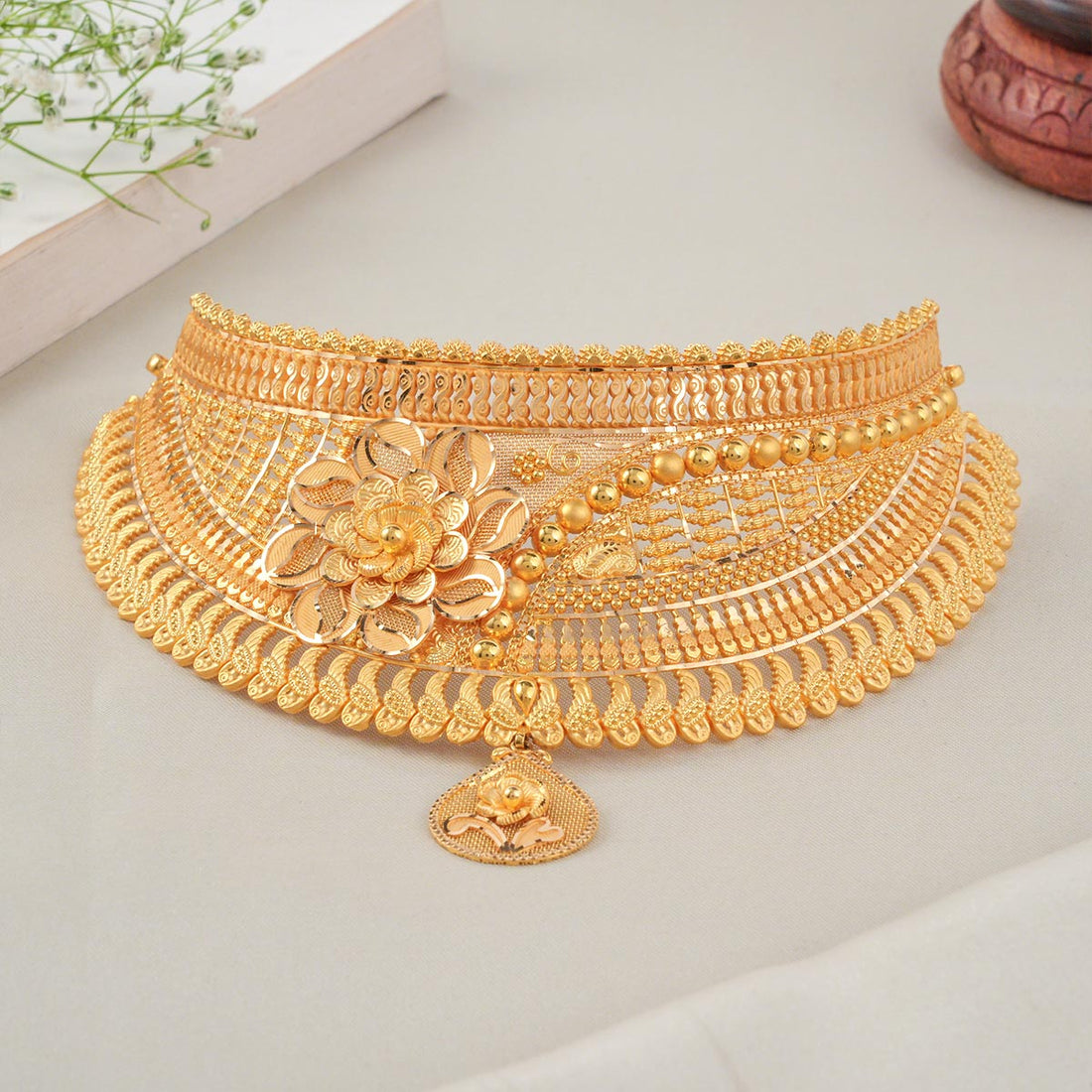 Gorgeous Gold Choker