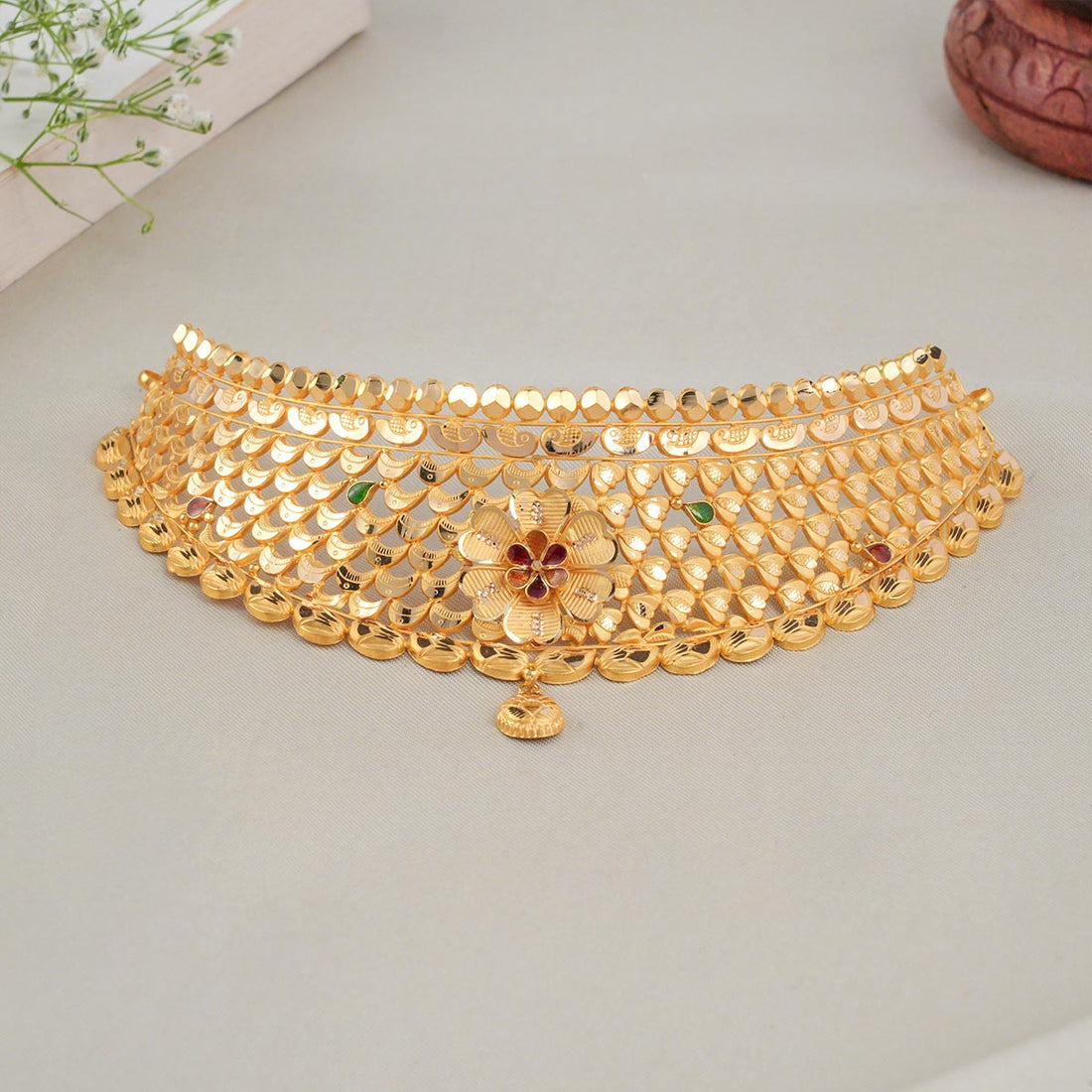 Graceful Gold Choker