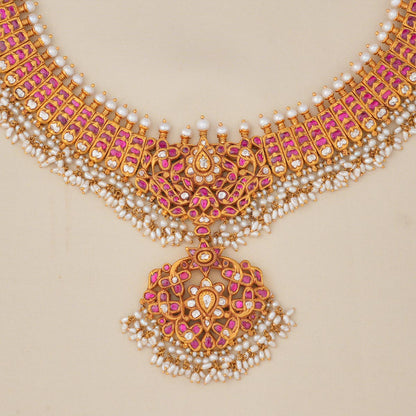 Traditional Elegance Short Necklace