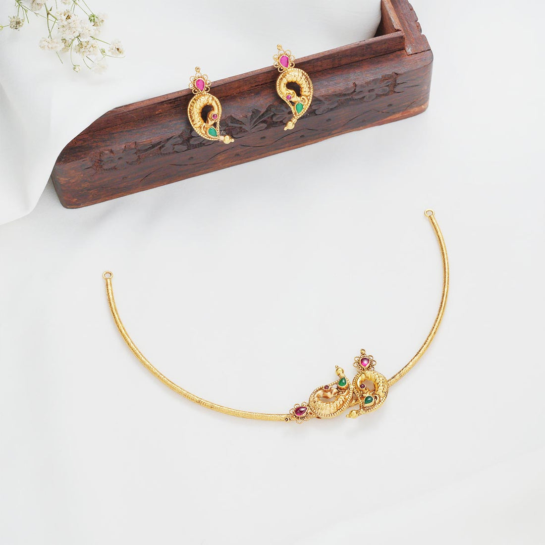 Stunning Hasli Necklace Set