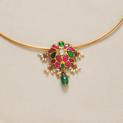 Attractive Short Necklace Set