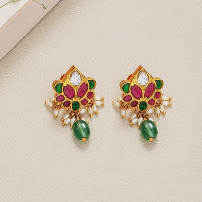 Attractive Short Necklace Set