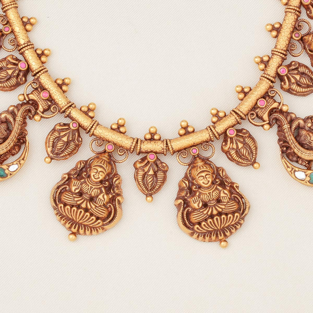 Swashikha Nagas Short Necklace