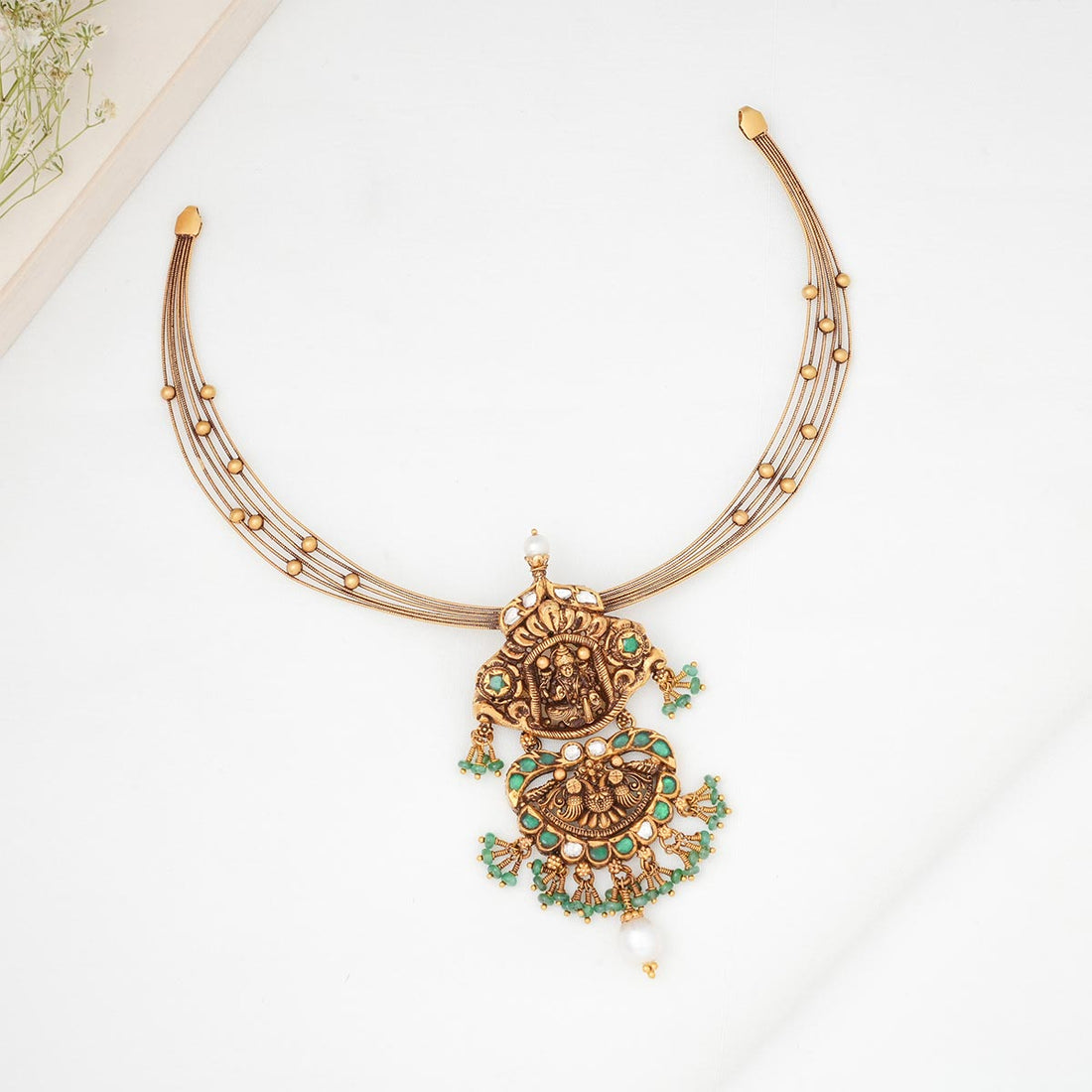 Attractive Nagas Short Necklace