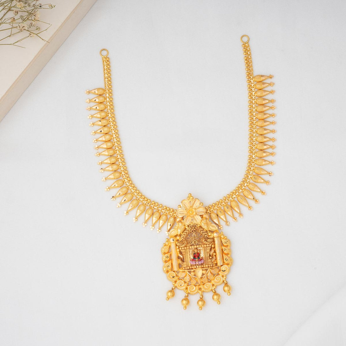 Prithikha Short Necklace