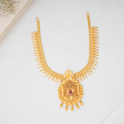Prithikha Short Necklace