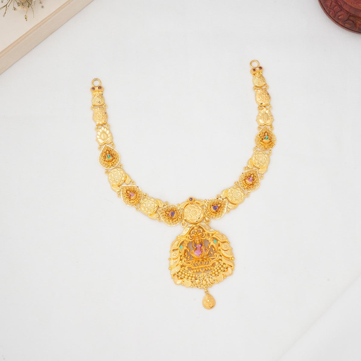 Selvi Short Necklace