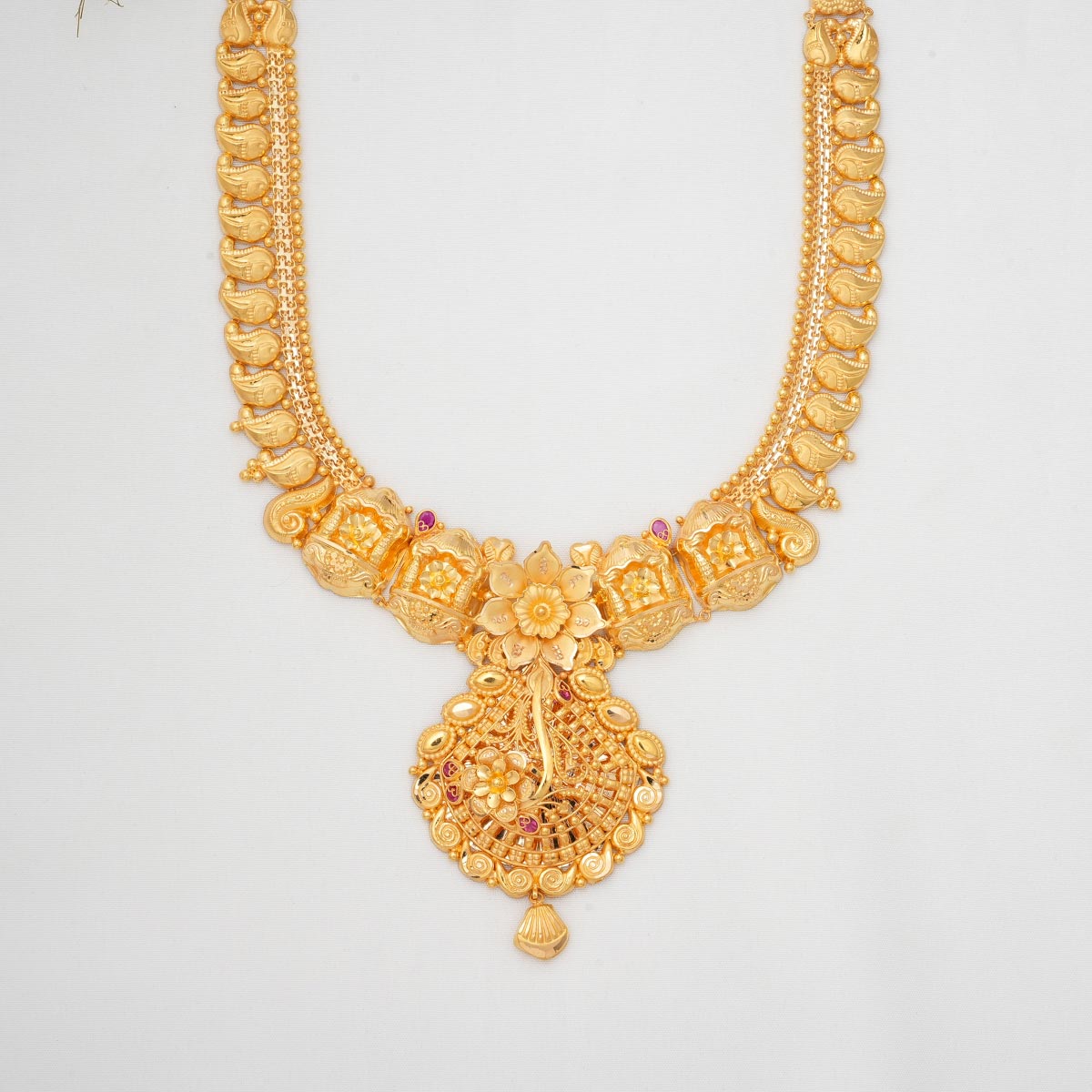 Yazhini Long Necklace