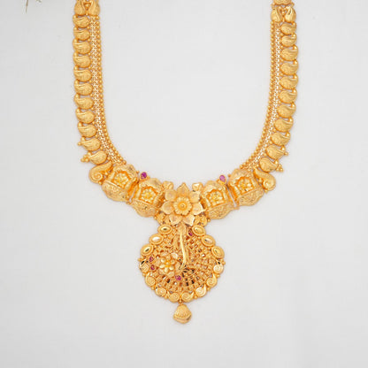 Yazhini Long Necklace