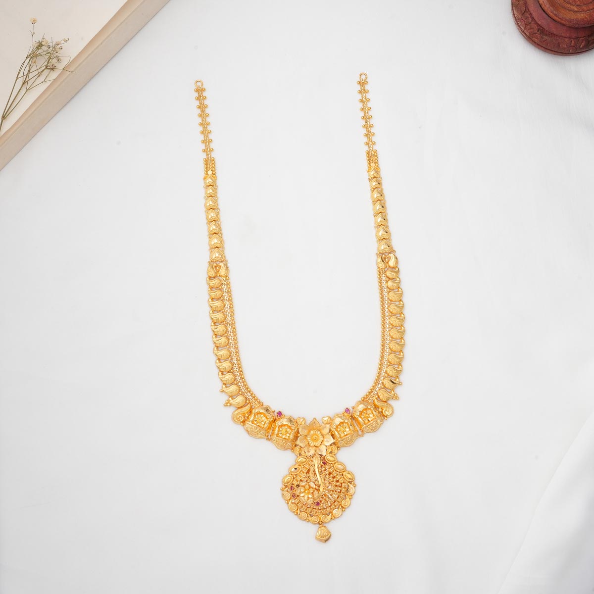 Yazhini Long Necklace