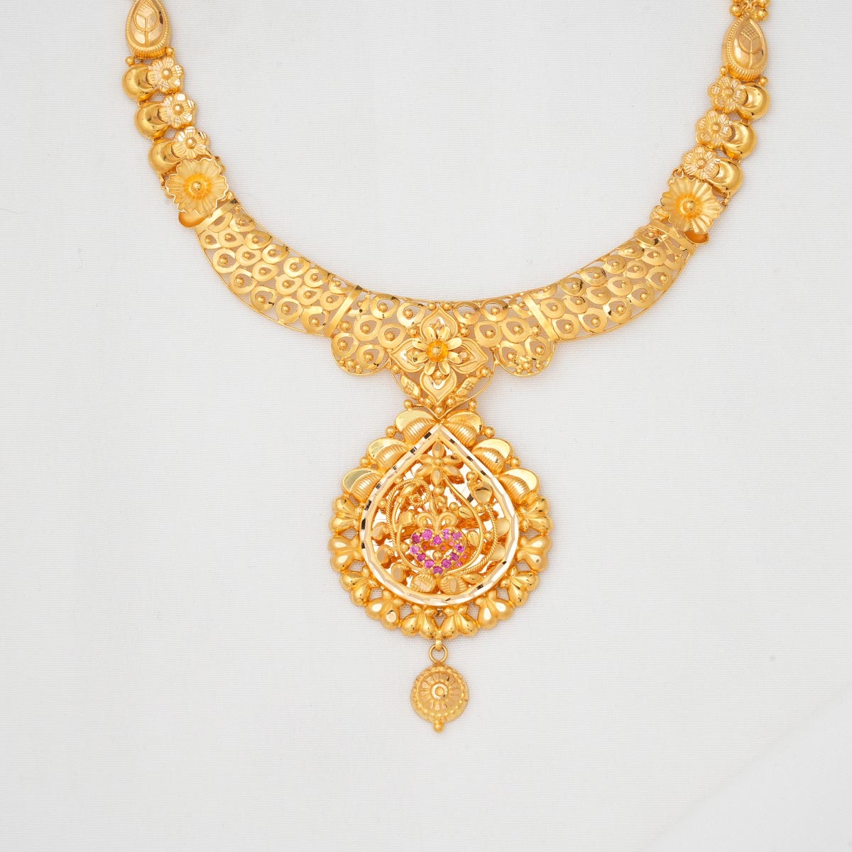 Tharsha Short Necklace