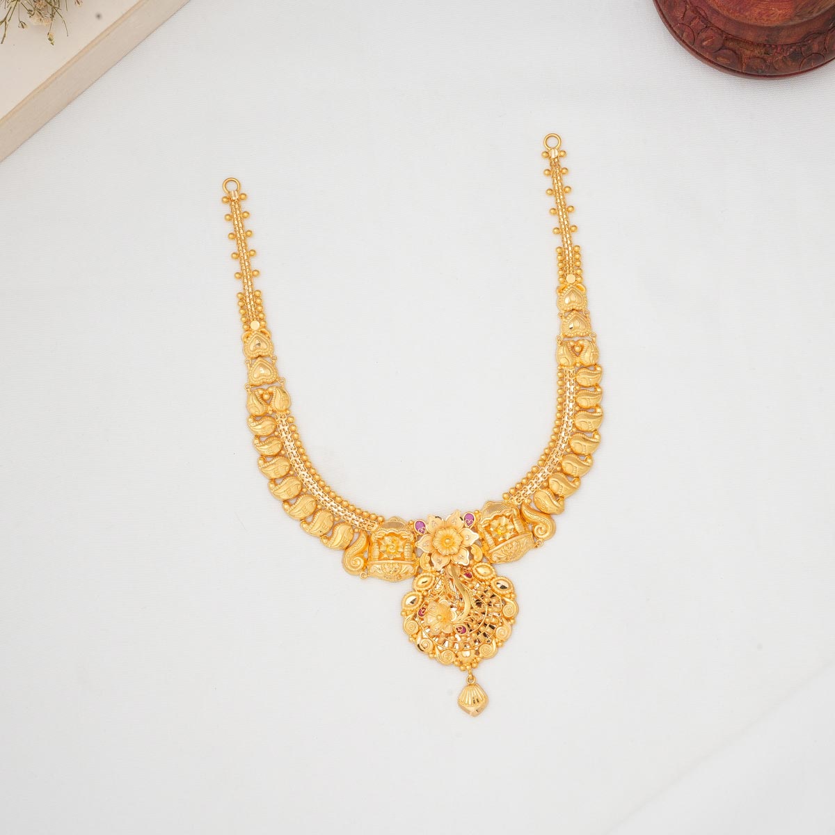 Narthana Short Necklace