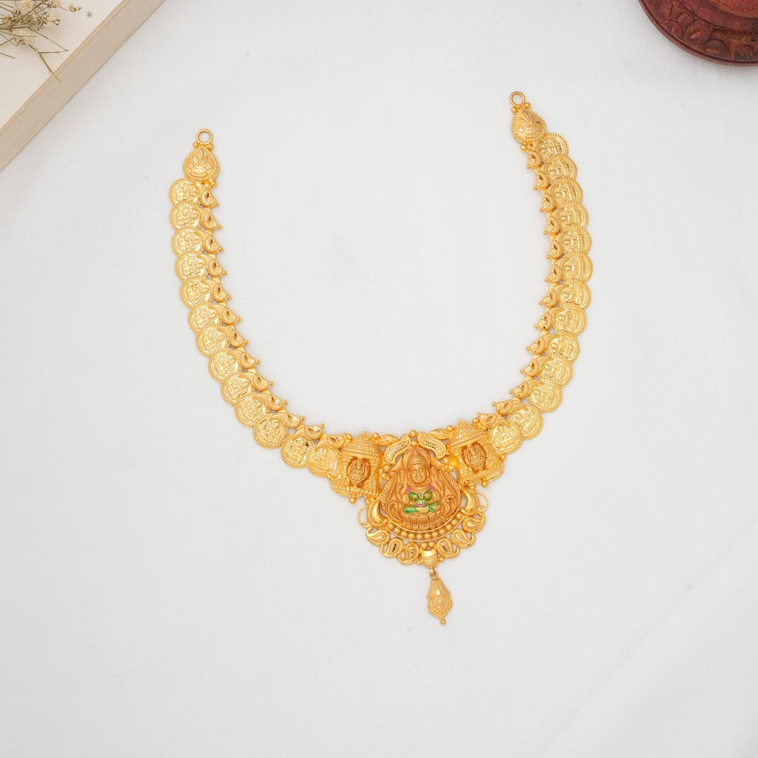 Sharika Short Necklace