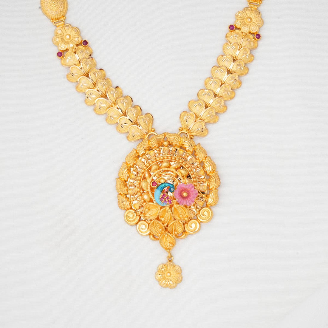 Golden Glow Short Necklace