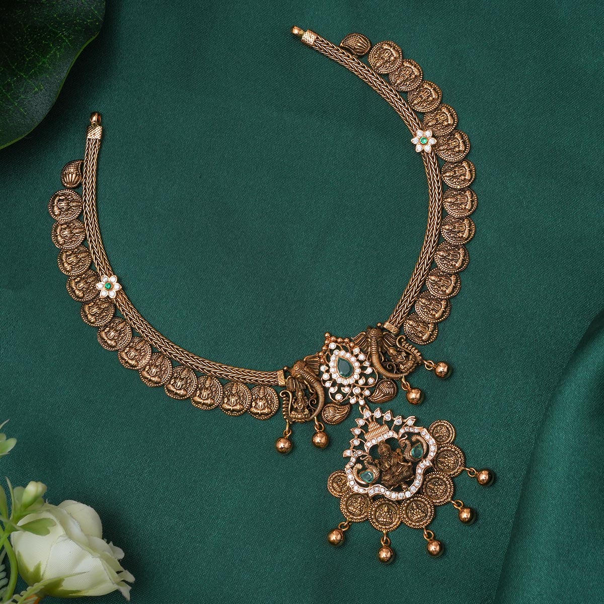 Traditional Antique Short Necklace