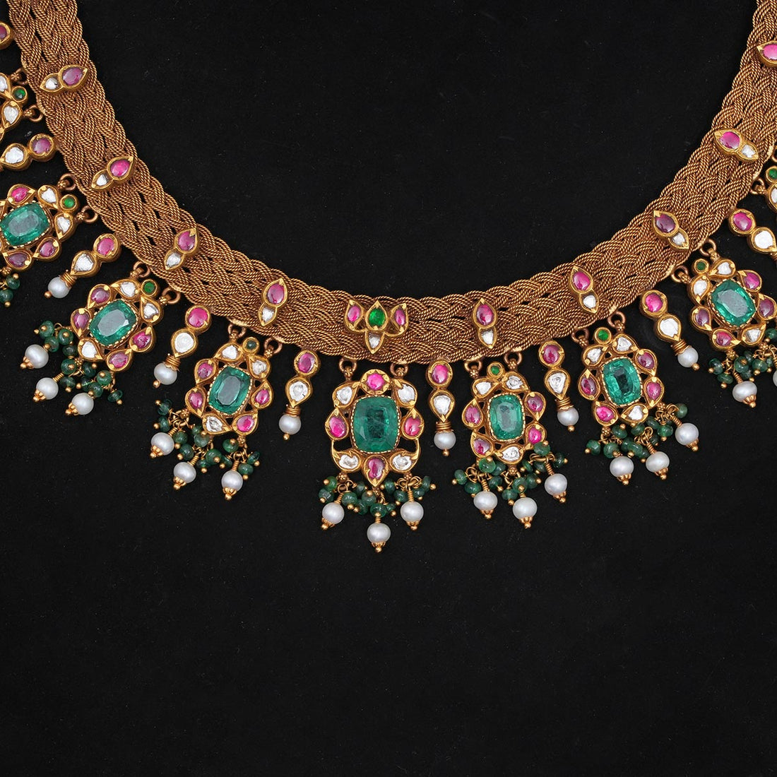 Mesmerizing Antique Short Necklace