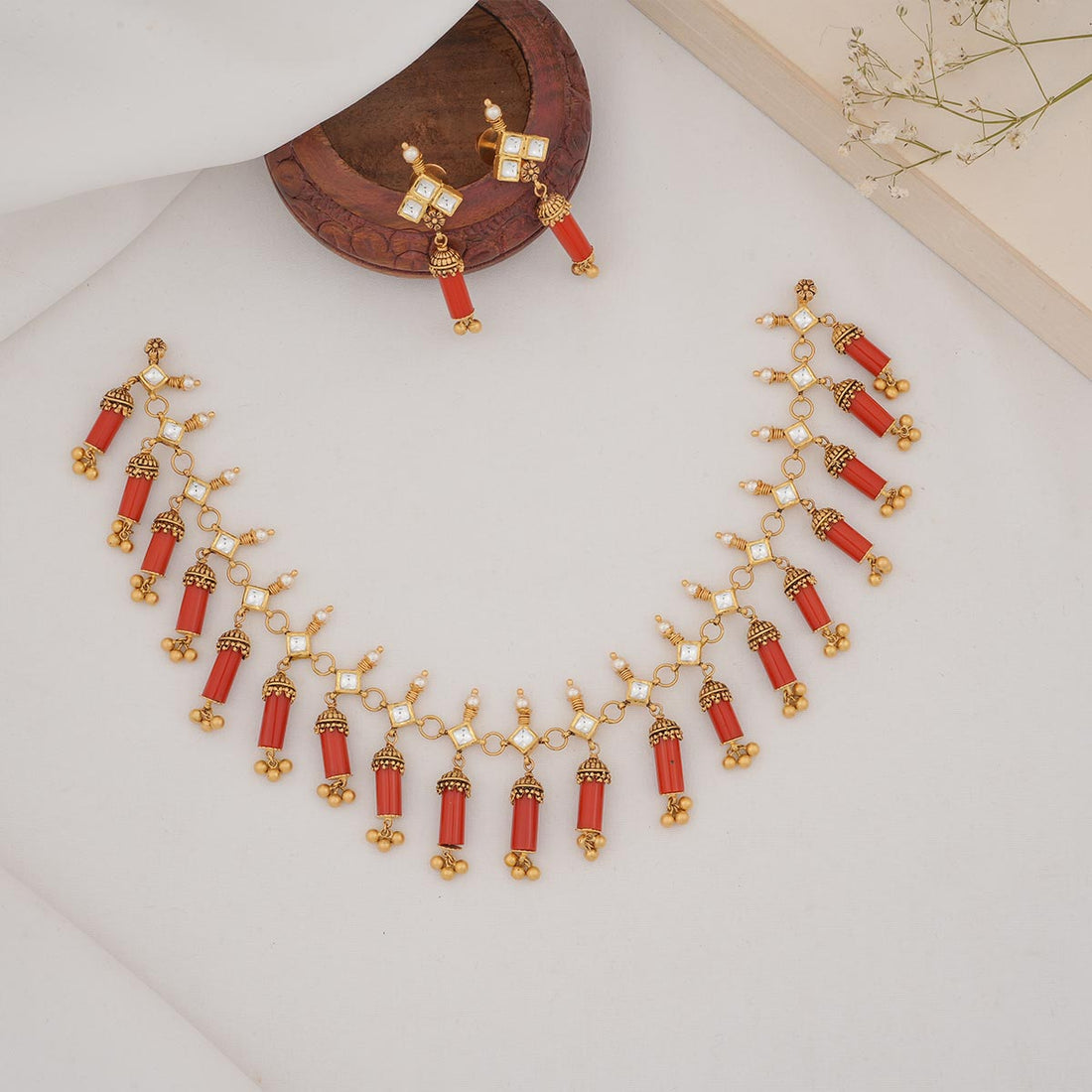 Catchy Coral Kundan Short Necklace Set