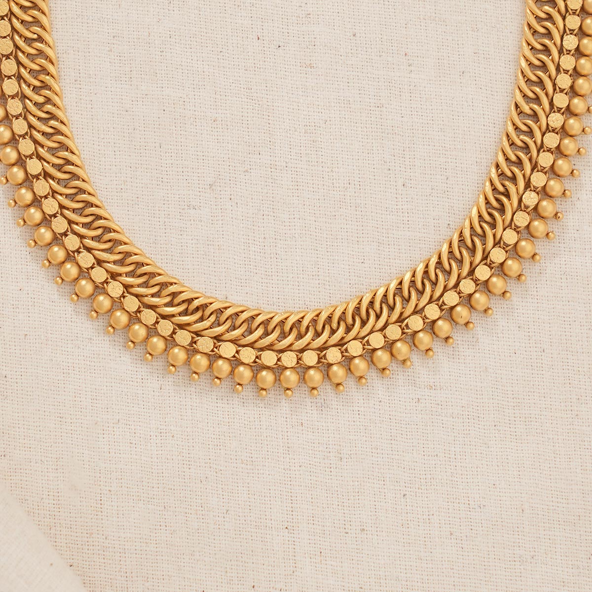 Traditional Antique Short Necklace