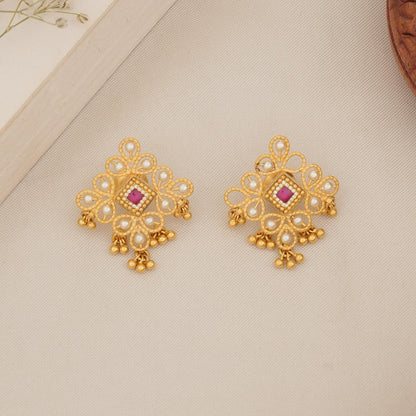 Dheekshi Short Necklace Set