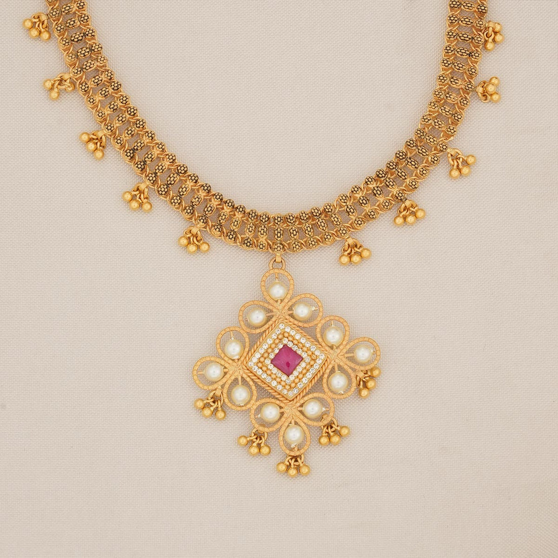 Dheekshi Short Necklace Set