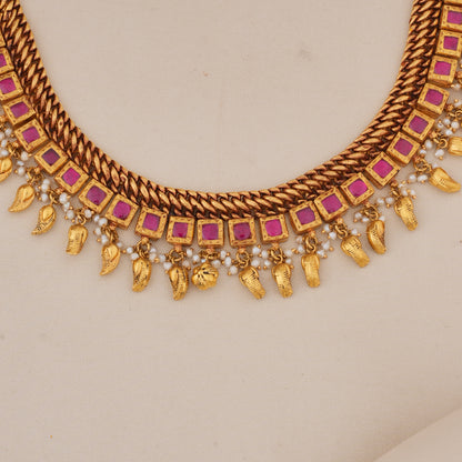 Attractive Nagas Short Necklace