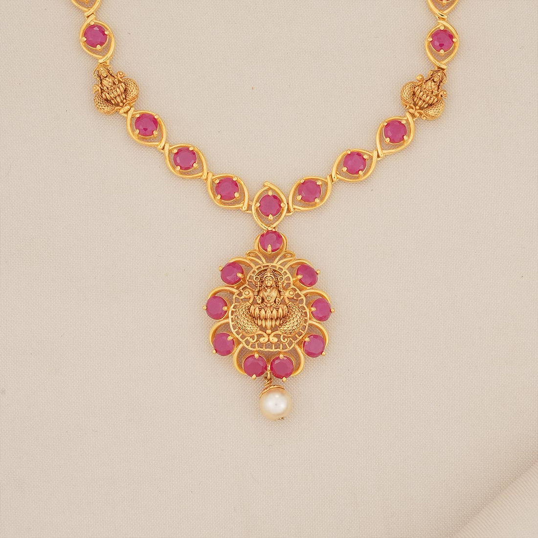 Sranisa Short Necklace Set