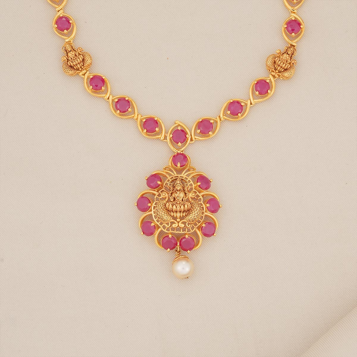 Sranisa Short Necklace Set