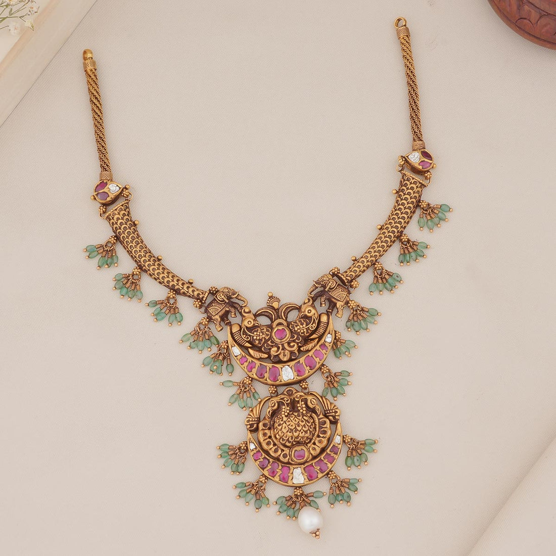 Classy Antique Short Necklace