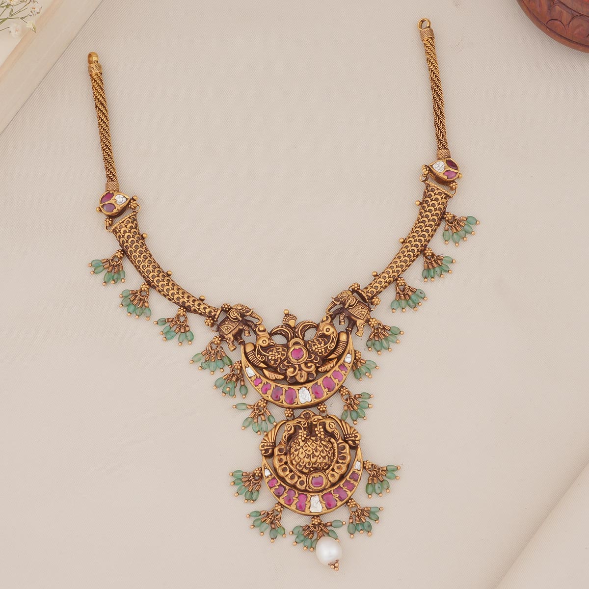 Classy Antique Short Necklace