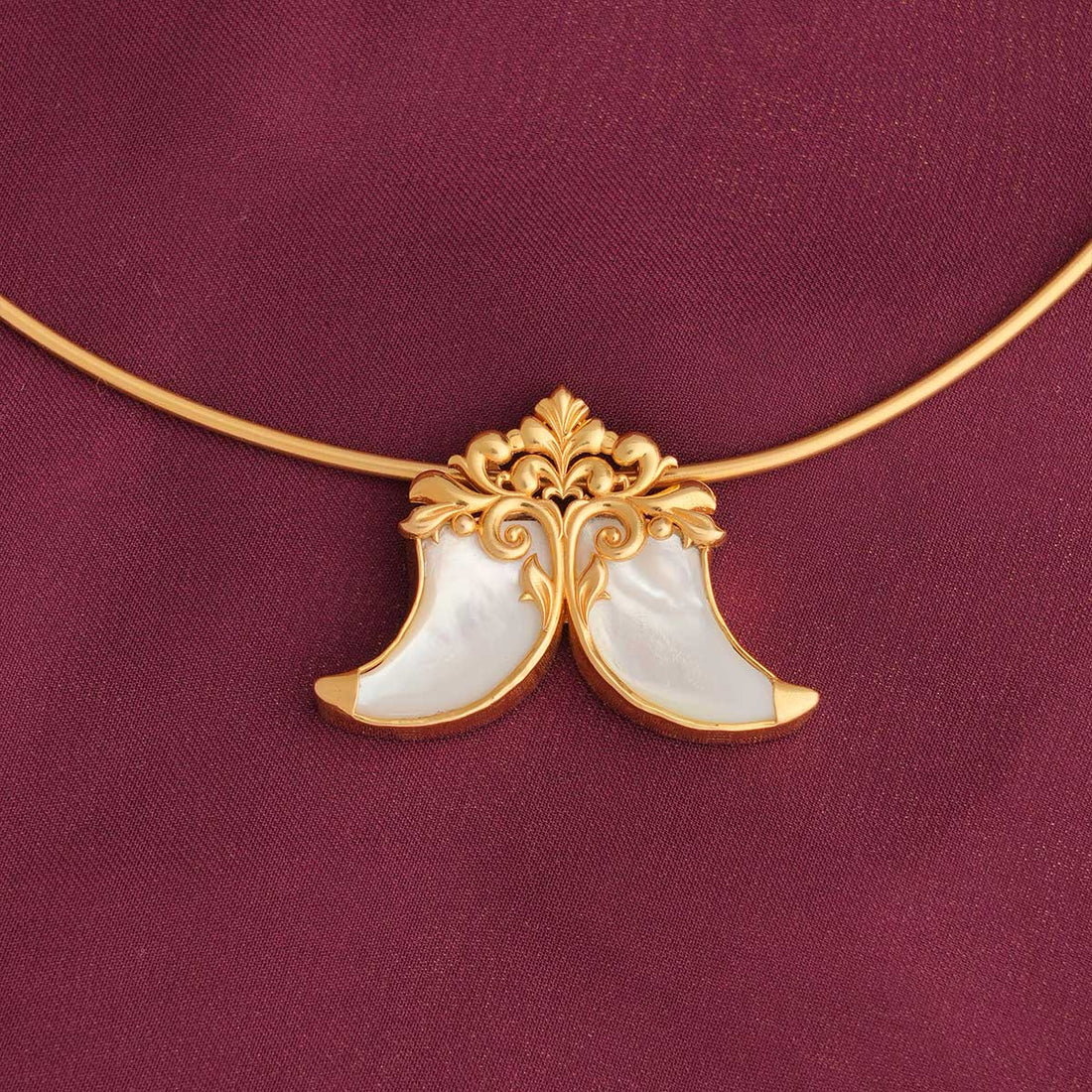 Chic &amp; Glow Antique Short Necklace