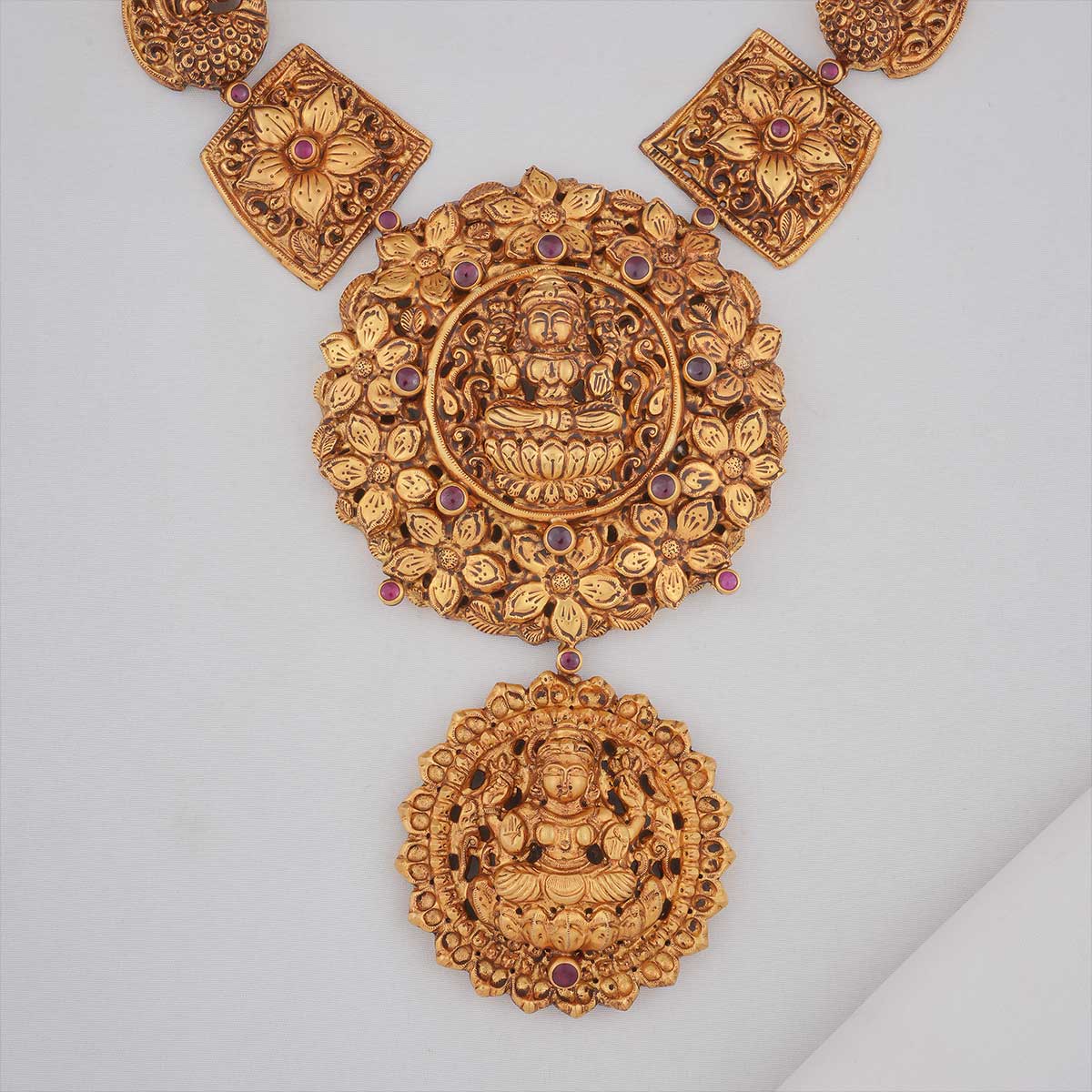 Luxurious Antique Necklace