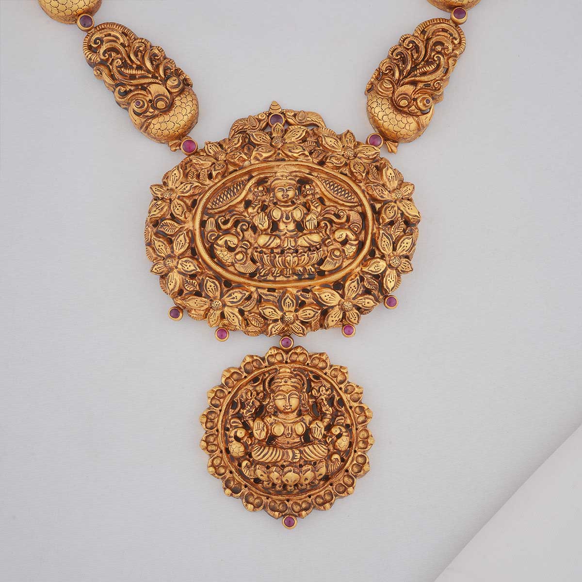 Grandeur Antique Necklace